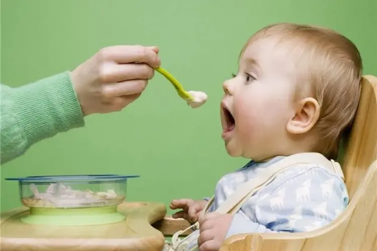 آموزش آداب غذا خوردن به کودکان
